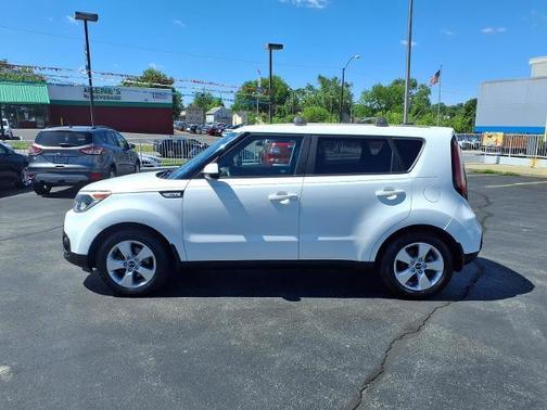 Clear White 2017 Kia Soul Base