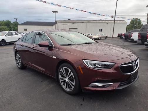 2019 Buick Regal Sportback Essence