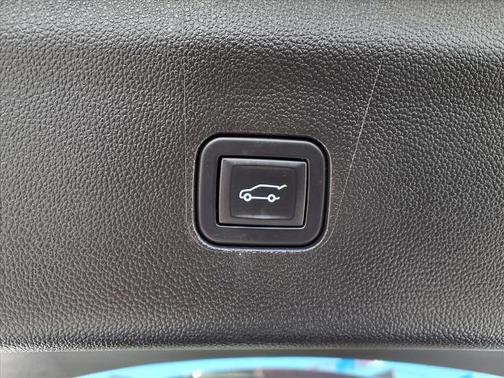 White 2024 Buick Enclave Essence