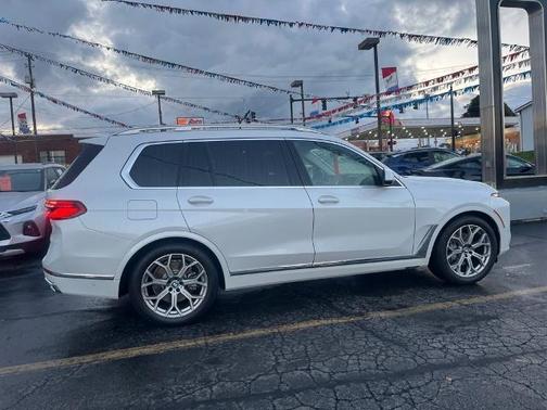 2025 BMW X7 xDrive40i