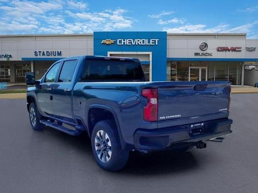 Lakeshore Blue Metallic 2026 Chevrolet Silverado 2500 Custom