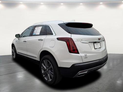 Crystal White Tri-Coat 2024 Cadillac XT5 Premium Luxury