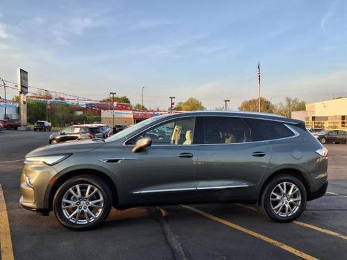 2022 Buick Enclave Essence