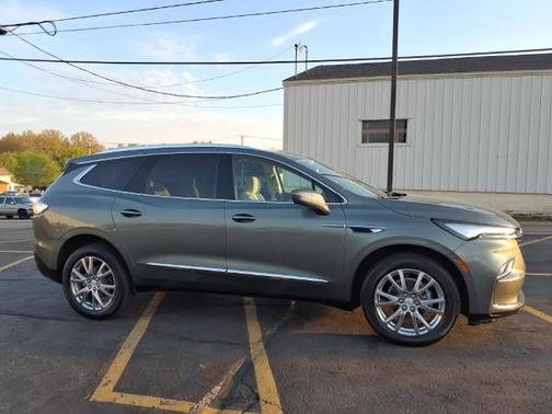 2022 Buick Enclave Essence