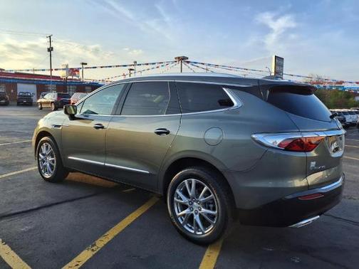 2022 Buick Enclave Essence
