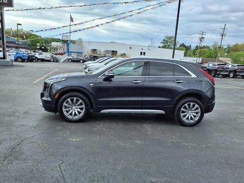 2023 Cadillac XT4 Premium Luxury