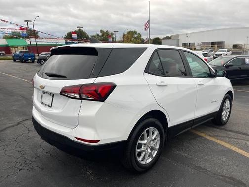 2023 Chevrolet Equinox LS