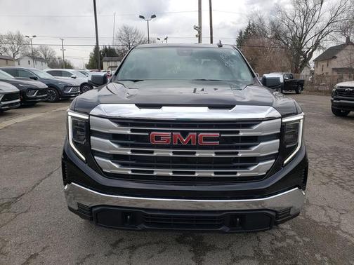 Onyx Black 2026 GMC Sierra 1500 SLE
