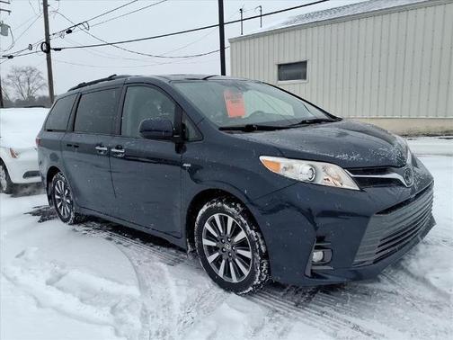 2020 Toyota Sienna XLE