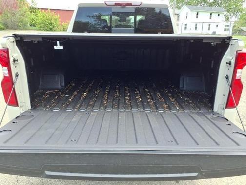 White Sand 2026 Chevrolet Silverado 1500 High Country