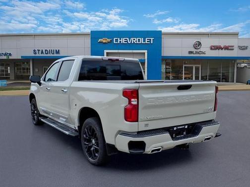 White Sand 2026 Chevrolet Silverado 1500 High Country
