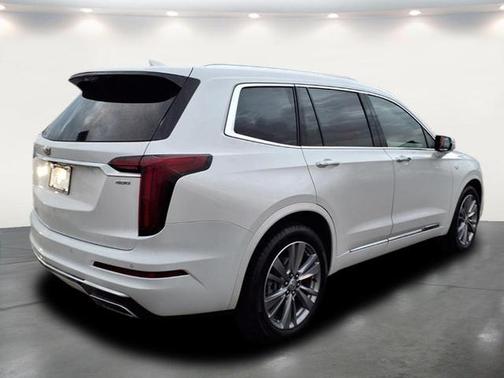 2024 Cadillac XT6 Premium Luxury FWD