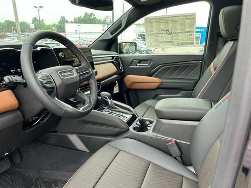2025 GMC Canyon AT4
