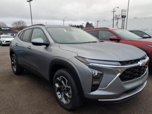 Sterling Gray Metallic 2026 Chevrolet Trax LT
