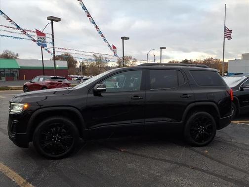 2023 GMC Acadia SLT