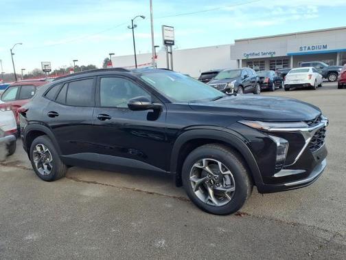 Mosaic Black Metallic 2026 Chevrolet Trax LT