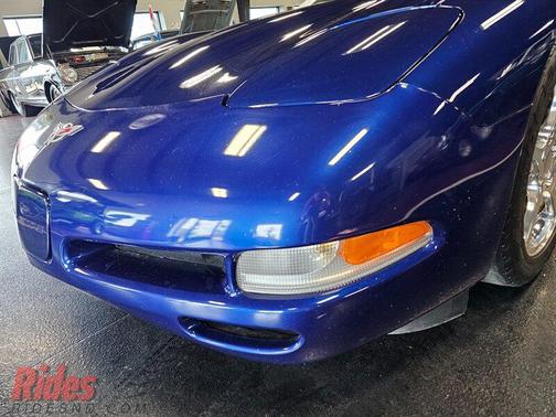 2004 Chevrolet Corvette Base
