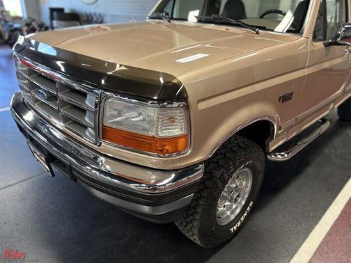 Light Saddle Clearcoat Metallic 1996 Ford F-150 XLT
