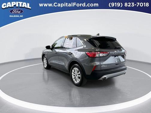 Gray Metallic 2022 Ford Escape SE