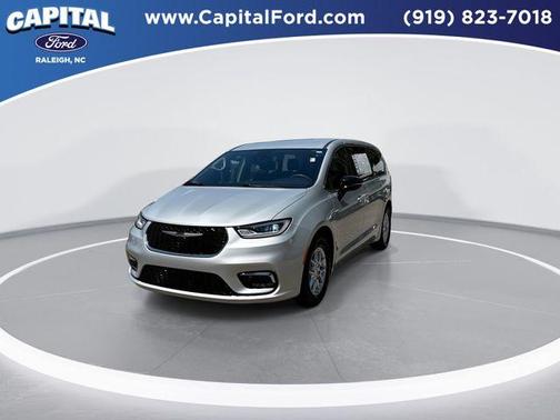 Silver Mist Clearcoat 2024 Chrysler Pacifica Touring-L