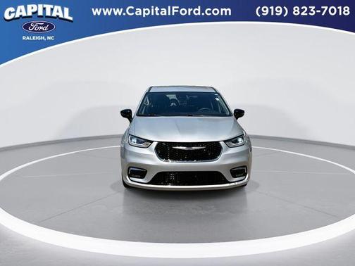 Silver Mist Clearcoat 2024 Chrysler Pacifica Touring-L