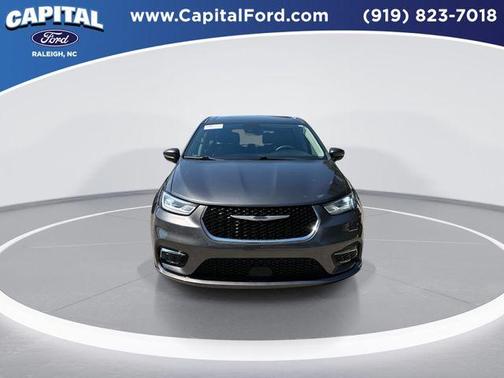 Granite Crystal Clearcoat Metallic 2023 Chrysler Pacifica Touring-L