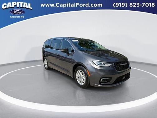 Granite Crystal Clearcoat Metallic 2023 Chrysler Pacifica Touring-L