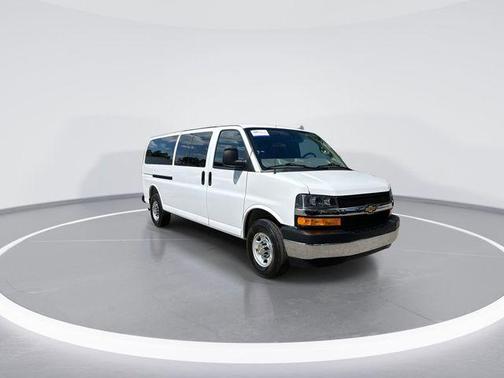 Summit White 2025 Chevrolet Express 3500 LT