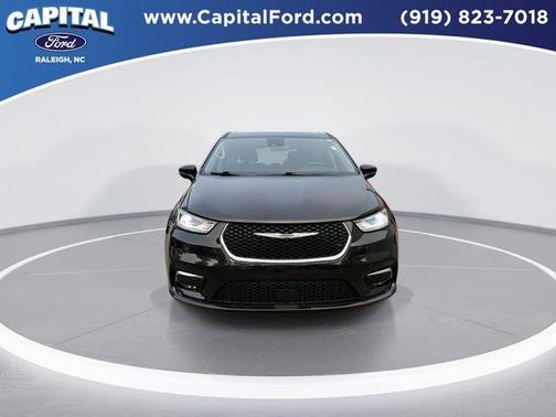 2023 Chrysler Pacifica Touring-L