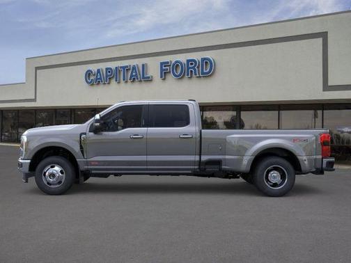 Carbonized Gray Metallic 2026 Ford F-350 Lariat Super Duty