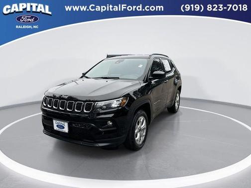 Diamond Black 2025 Jeep Compass Latitude