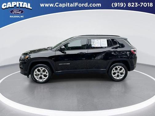 Diamond Black 2025 Jeep Compass Latitude