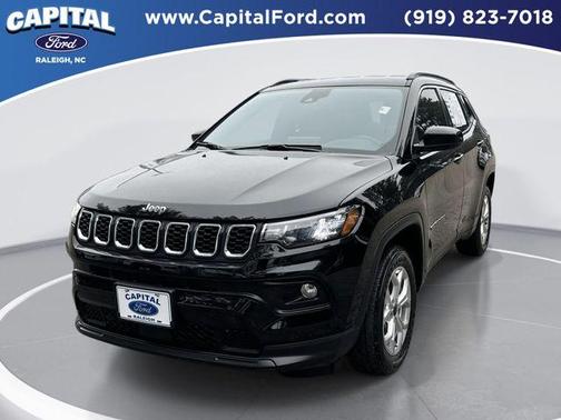 Diamond Black 2025 Jeep Compass Latitude