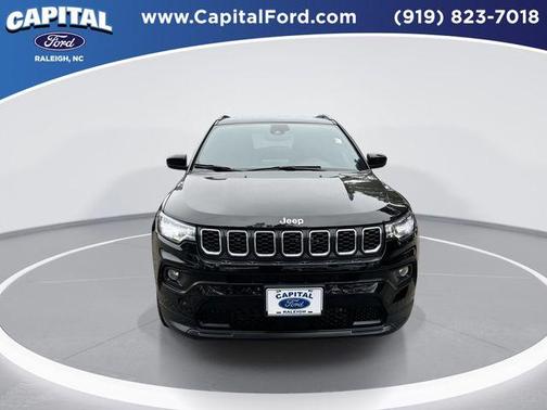 Diamond Black 2025 Jeep Compass Latitude