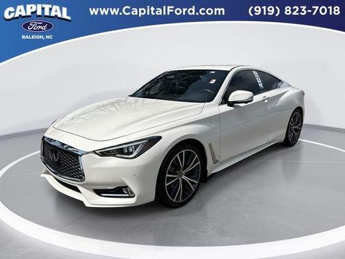 2022 INFINITI Q60 LUXE