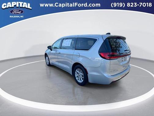 2024 Chrysler Pacifica Touring-L