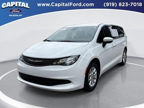 Bright White Clearcoat 2023 Chrysler Voyager LX