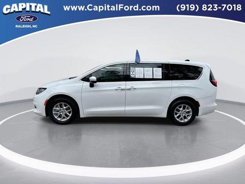 Bright White Clearcoat 2023 Chrysler Voyager LX