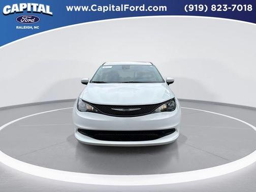 Bright White Clearcoat 2023 Chrysler Voyager LX