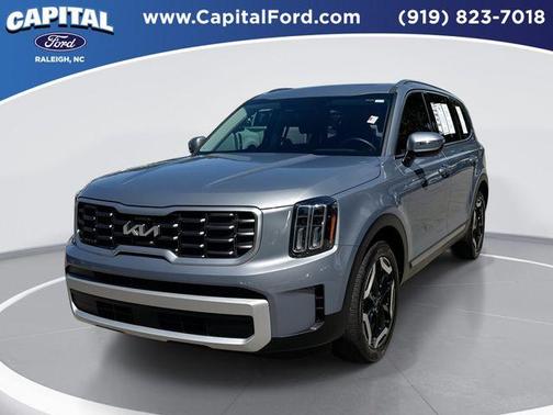 Everlasting Silver 2025 Kia Telluride S