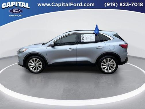 2022 Ford Escape Titanium Hybrid