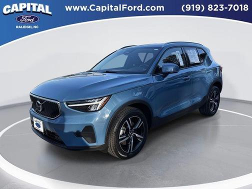 2023 Volvo XC40 B5 Core