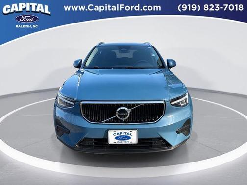 2023 Volvo XC40 B5 Core