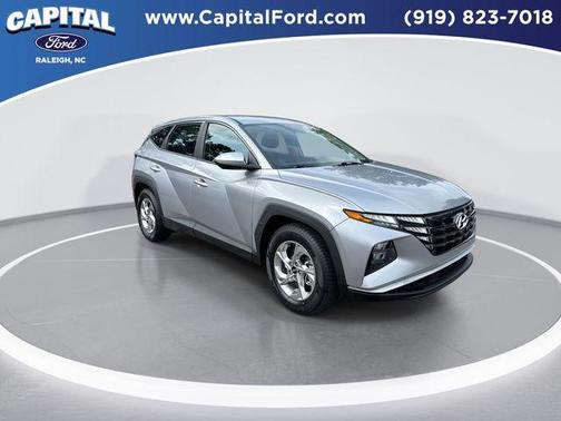 2022 Hyundai TUCSON SE