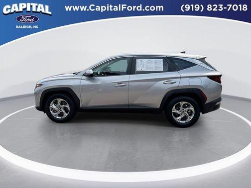2022 Hyundai TUCSON SE