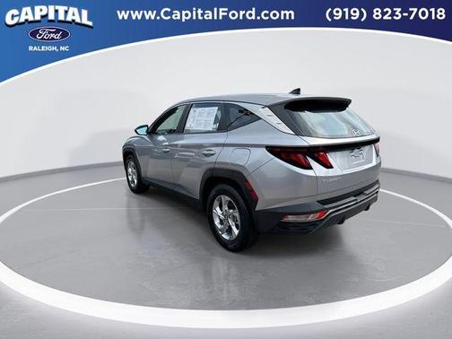2022 Hyundai TUCSON SE