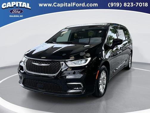 Diamond Black 2025 Chrysler Pacifica Select