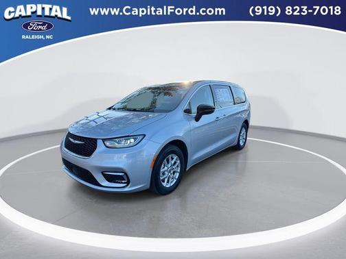 2024 Chrysler Pacifica Touring-L