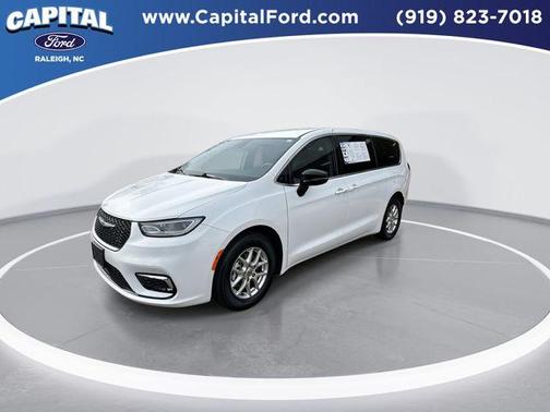 2024 Chrysler Pacifica Touring-L