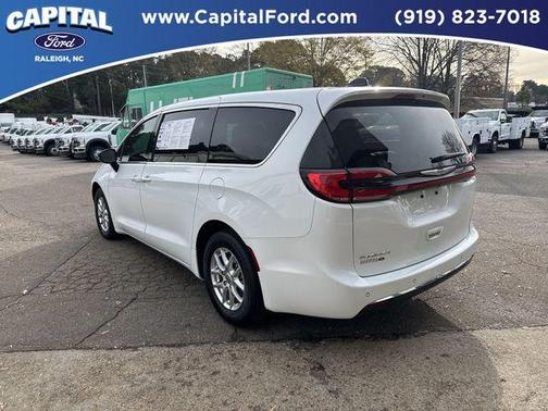 2024 Chrysler Pacifica Touring-L